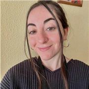 Profesora de inglés tanto de niños como de adolescentes.